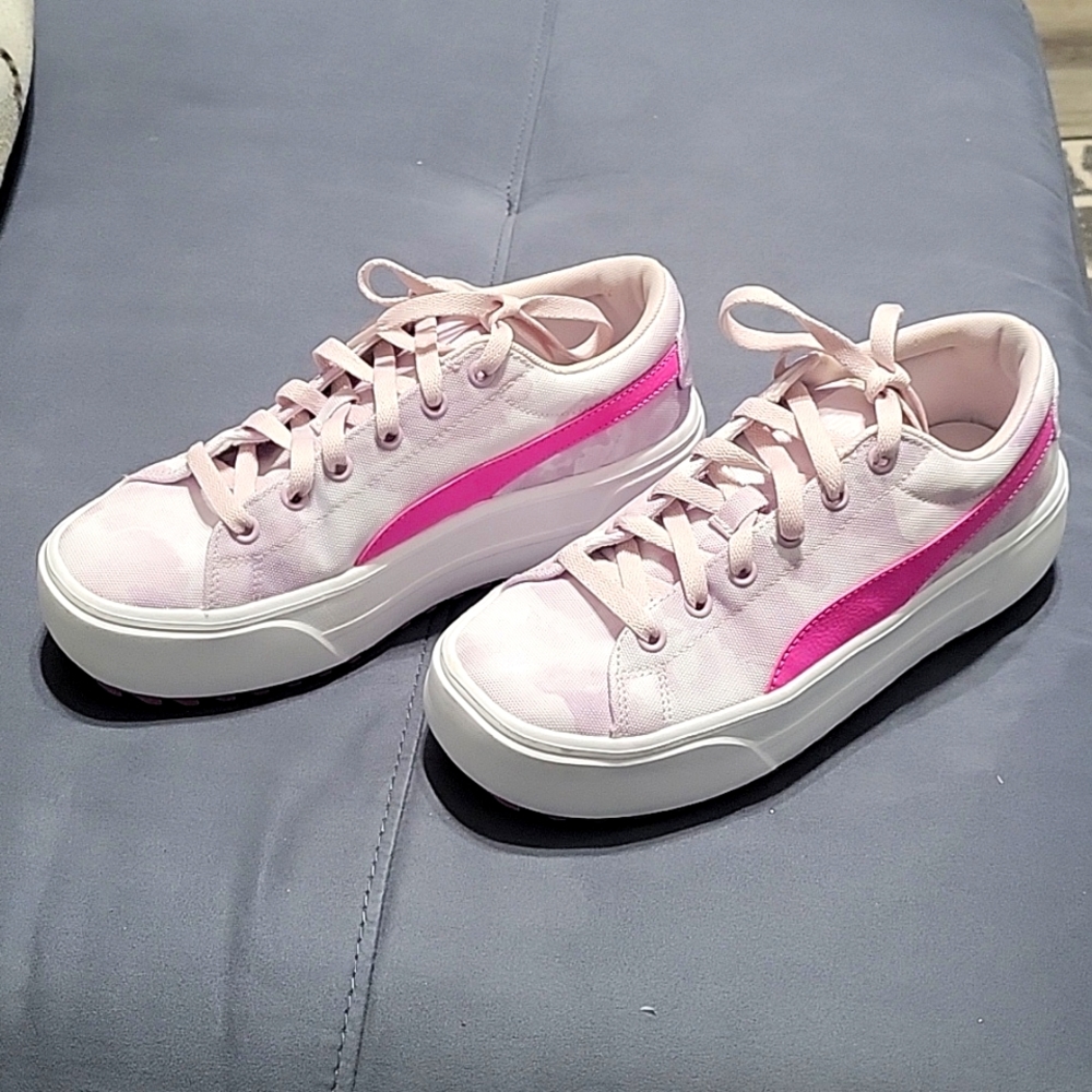 Puma Kaia Hazy Summer Platform Womens Purple Sneakers, Size 7.5 used